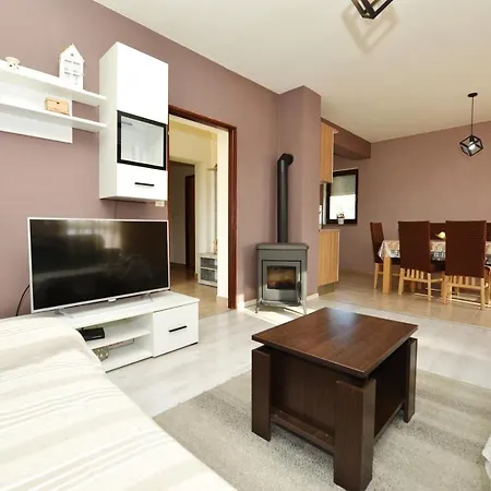 Apartman Lana Maslenica דירה