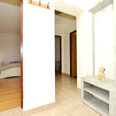 Apartman Lana Maslenica דירה *