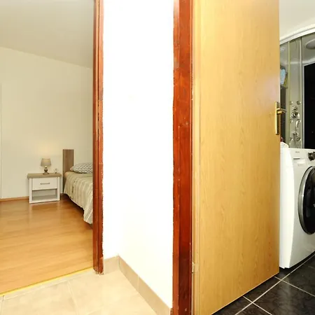 Apartman Lana Maslenica דירה יסניצה