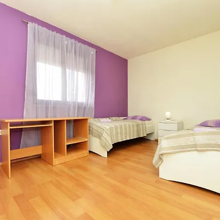 Apartman Lana Maslenica דירה *
