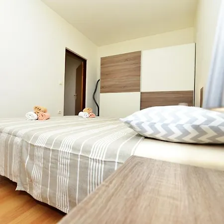 Apartman Lana Maslenica דירה יסניצה
